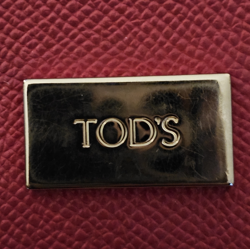 TOD’S Long Flap Continental wallet in Deep Pink. Made in Italy. - Picture 5 of 14